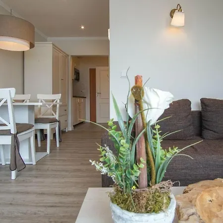 Strandhotel-heiligenhafen-wohnung-207-kaeptn-s-cabin-typ-iii 4* הייליגנהאפן